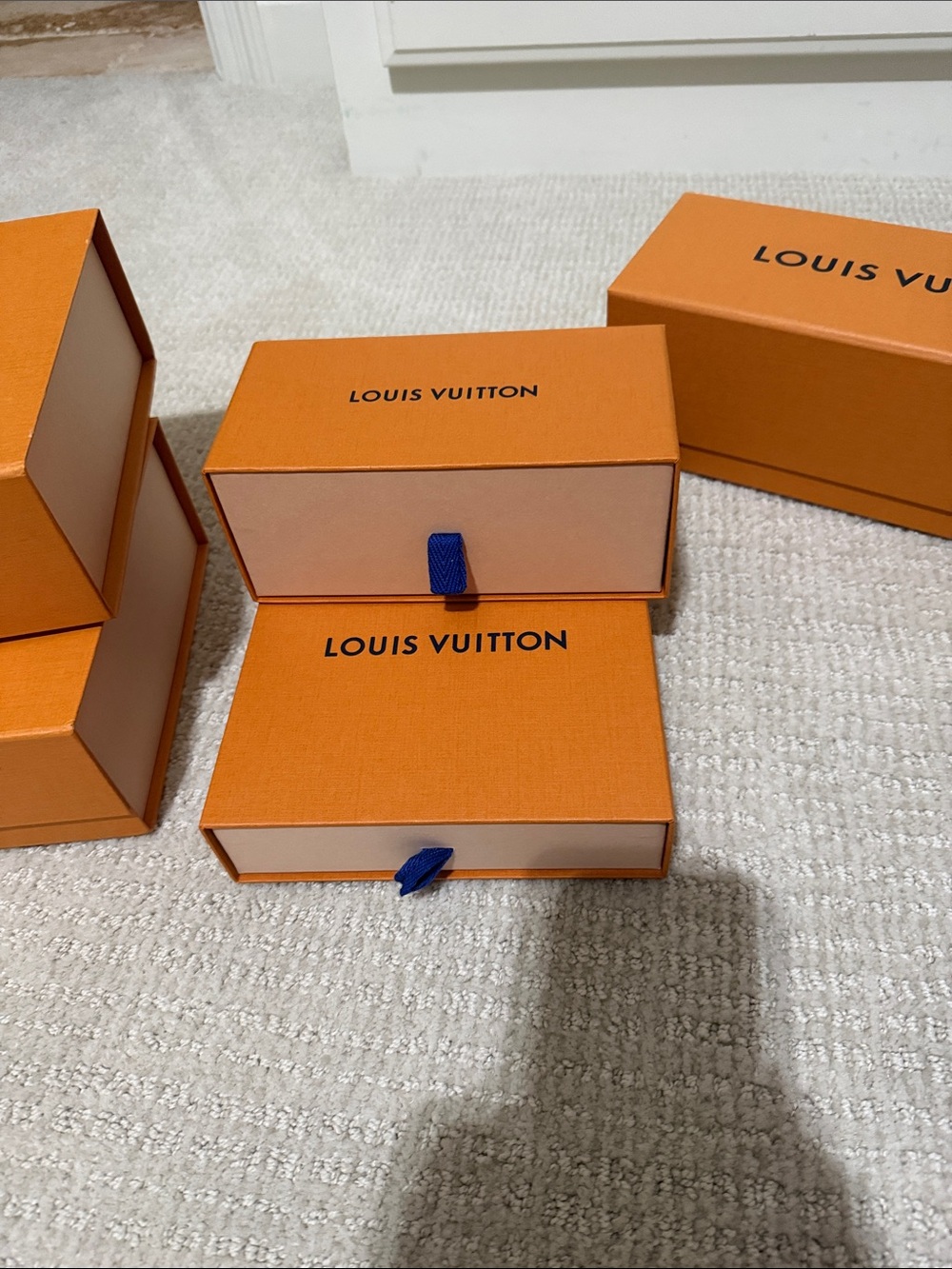 Louis Vuitton box, non smoking, non pet home. Set of 5. - Picture 4 of 8